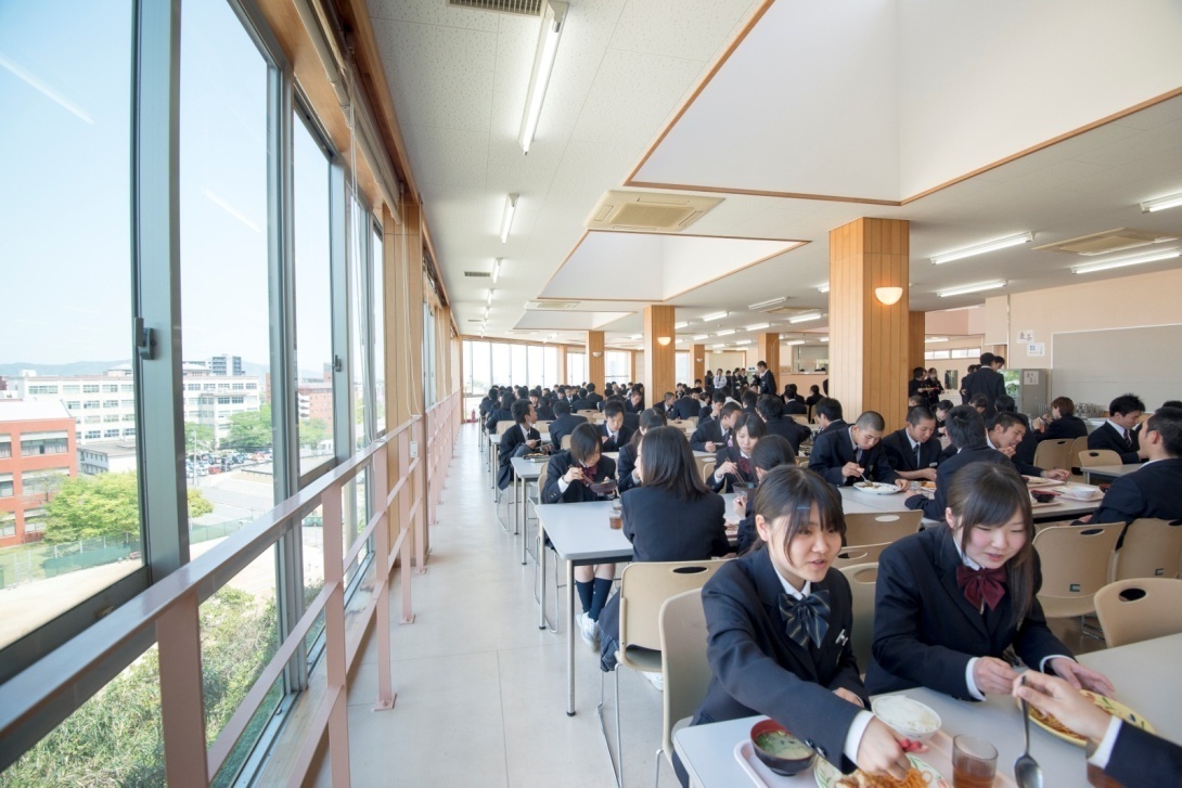 自由ケ丘高等学校 高校での食事