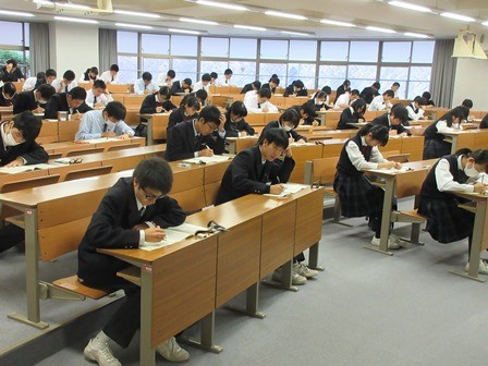 自由ケ丘高等学校 勝負はこれから 3年生の全国模試